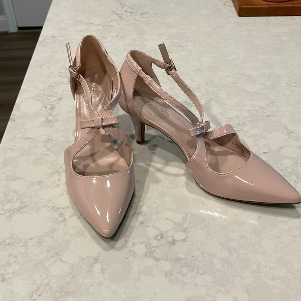 Bandolino Blush Pink Patent Heels - Sz 8